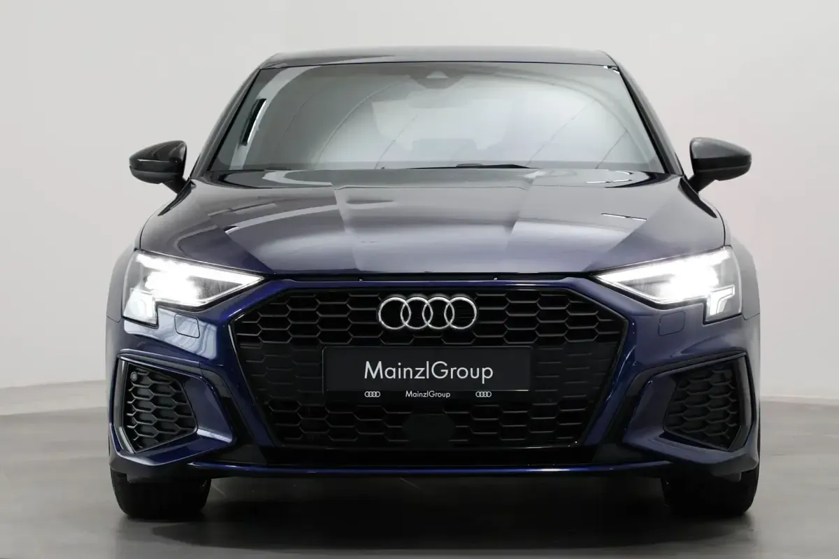 Gebraucht Audi A3 Sportback e-tron S-Line 204 PS (150 kW) 2023 Navarrablau metallic Kleinwagen
