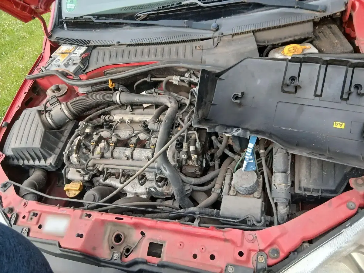 Gebraucht Opel Combo 102 PS (75 kW) 2005 Rot Van / Kleinbus