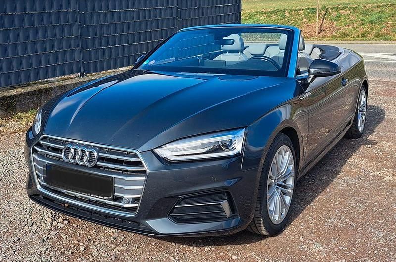 Grau Gebraucht 2018 Audi Cabriolet Sport Cabrio | 25.800 € - Bild 1/4