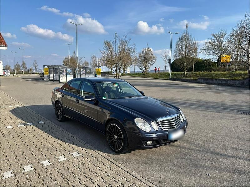 Gebraucht Mercedes E280 190 PS (139 kW) 2007 Blau Limousine