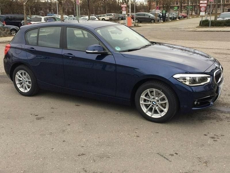 Gebraucht BMW 118 Sport Line 136 PS (100 kW) 2018 Blau Kleinwagen