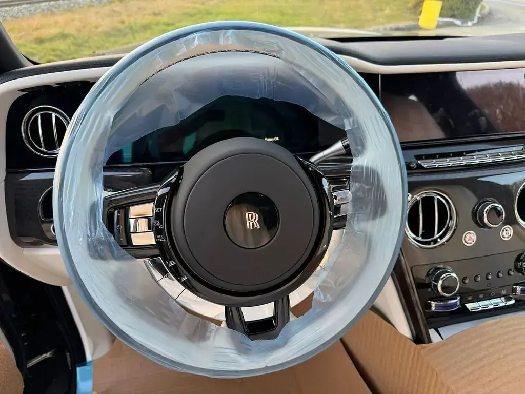 Neu Rolls Royce Cullinan 600 PS (441 kW) 2026 Black diamond SUV