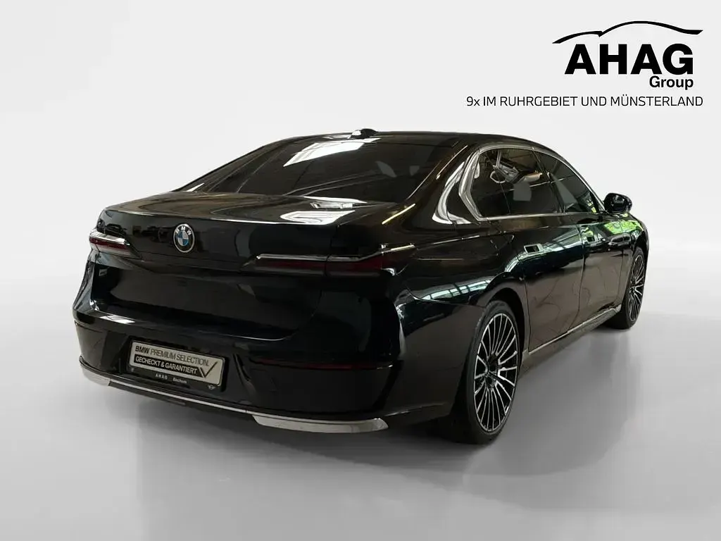 Gebraucht BMW 740 Executive 299 PS (219 kW) 2025 Schwarz Limousine