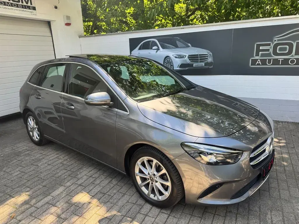 Gebraucht Mercedes B200 Progressive 163 PS (119 kW) 2019 Grau Kleinwagen