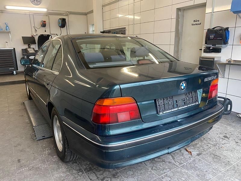 Gebraucht BMW 530 184 PS (135 kW) 1999 Grün Limousine