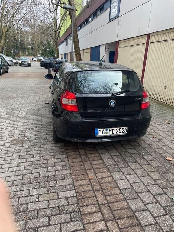Gebraucht BMW 118 143 PS (105 kW) 2006 Schwarz Kleinwagen