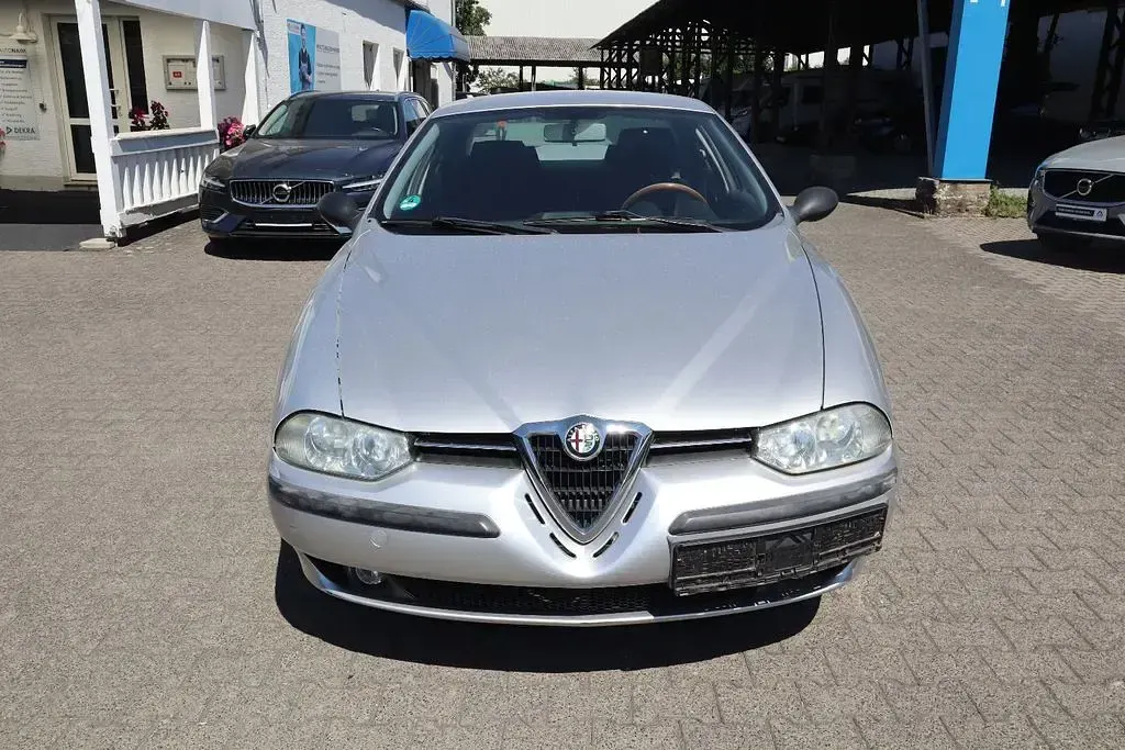 Gebraucht Alfa Romeo 156 155 PS (114 kW) 1999 Silber Limousine
