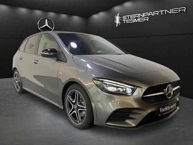 Gebraucht Mercedes B200 AMG line 150 PS (110 kW) 2022 Van / Kleinbus