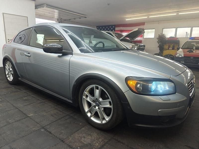 Silber Gebraucht 2008 Volvo C30 Summum Kleinwagen | 9.990 € (Teuer) - Bild 1/4