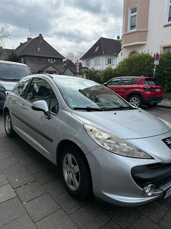 Gebraucht Peugeot 207 73 PS (53 kW) 2008 Grau Kleinwagen