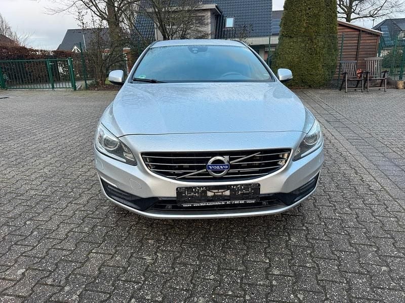 Gebraucht Volvo V60 Kinetic 150 PS (110 kW) 2017 Silber Kombi
