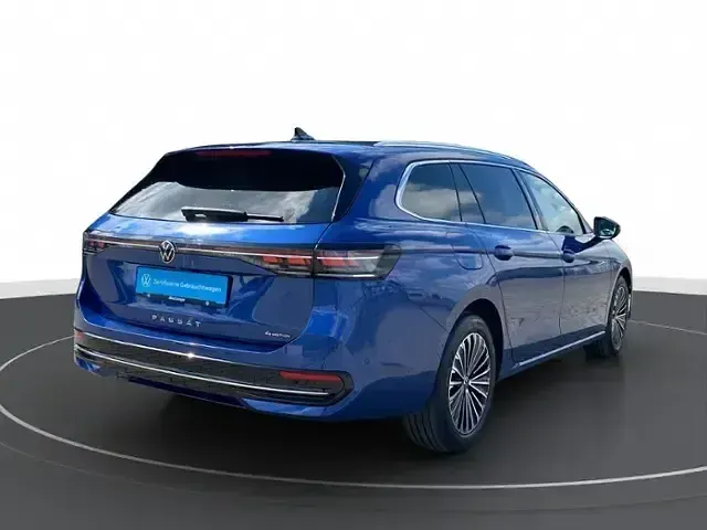Gebraucht VW Passat Elegance 193 PS (141 kW) 2025 Blau Kombi