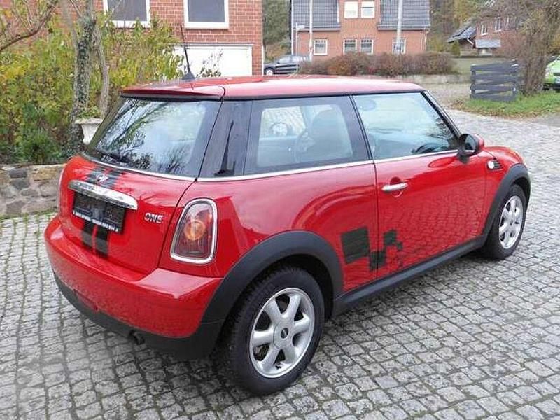 Usata Mini ONE 75 CV (55 kW) 2010 Rosso Utilitaria