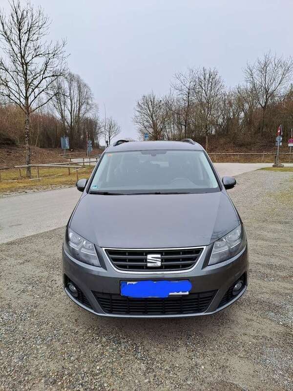Grau Gebraucht 2015 Seat Alhambra Van / Kleinbus | 16.295 € (Guter Preis) - Bild 1/4