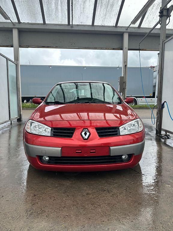 Rot Gebraucht 2003 Renault Mégane II Expression Limousine | 1.500 € (Guter Preis) - Bild 1/4