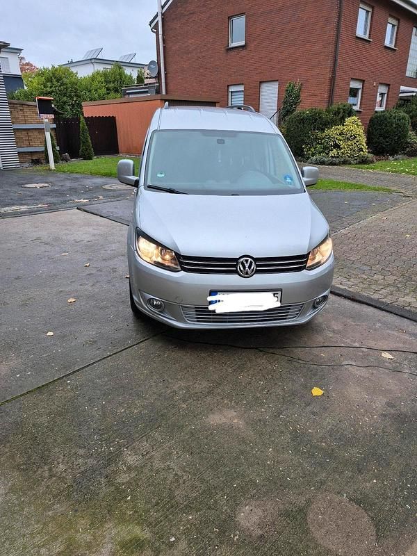 Silber Gebraucht 2012 VW Caddy Maxi Van / Kleinbus | 12.200 € (Fairer Preis) - Bild 1/4