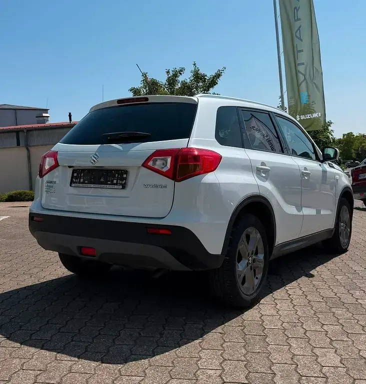 Gebraucht Suzuki Vitara Comfort 120 PS (88 kW) 2016 Weiß SUV