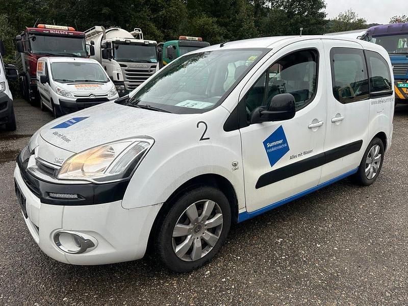 Weiß Gebraucht 2013 Citroën Berlingo SELECTION Van / Kleinbus | 4.680 € (Guter Preis) - Bild 1/4