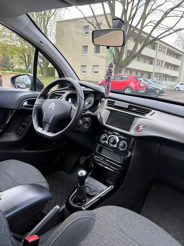 Second-hand Citroën C3 81 CP (59 kW) 2016 Negru Hatchback