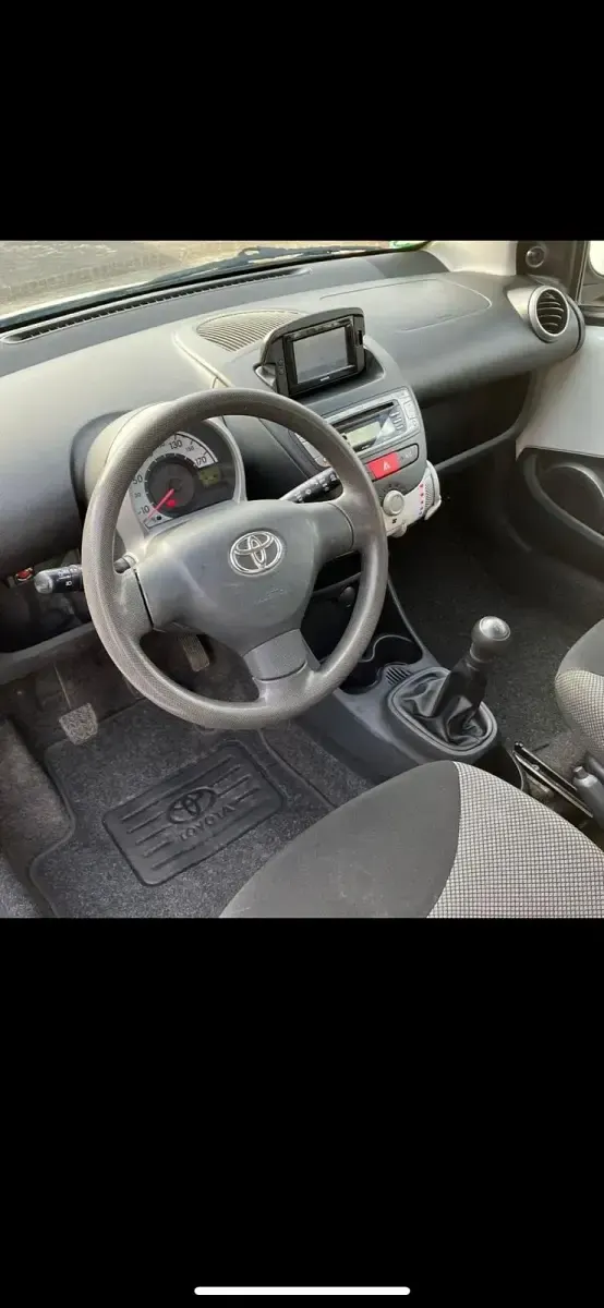 Gebraucht Toyota Aygo 68 PS (50 kW) 2014 Weiß Kleinwagen