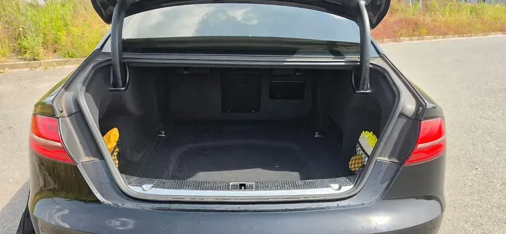 Gebraucht Audi A8 Sport 258 PS (189 kW) 2014 Schwarz Limousine