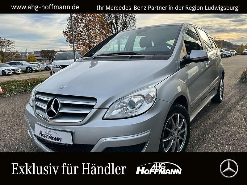 Silber Gebraucht 2011 Mercedes B180 Van / Kleinbus | 5.450 € (Guter Preis) - Bild 1/4