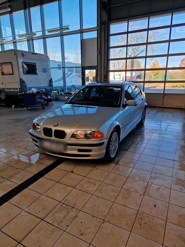 Silber Gebraucht 1999 BMW 316 Limousine | 2.500 € (Teuer) - Bild 1/4