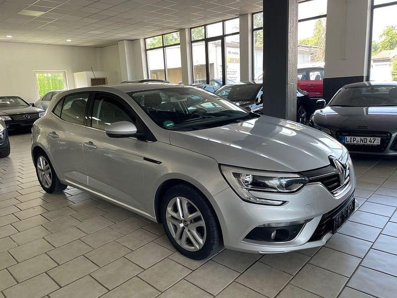 Gebraucht Renault Mégane IV Experience 132 PS (97 kW) 2017 Silber Limousine