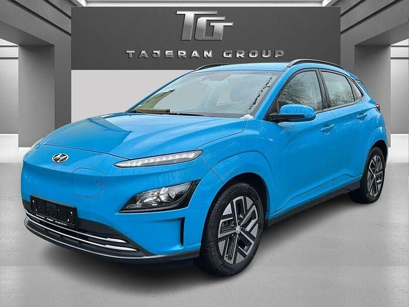 Gebraucht Hyundai Kona Basis 100 kW (136 PS) 2023 Blau SUV