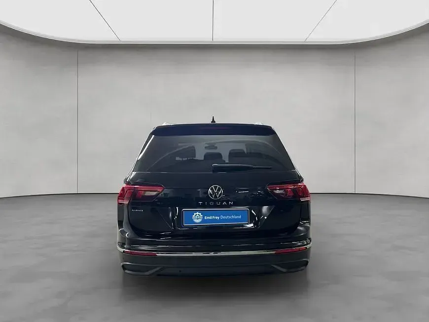 Gebraucht VW Tiguan Allspace Life 150 PS (110 kW) 2025 Deep black perleffekt SUV