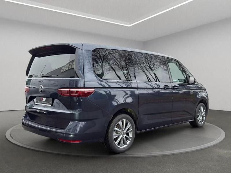 Gebraucht VW Multivan Life 150 PS (110 kW) 2025 Blau Van