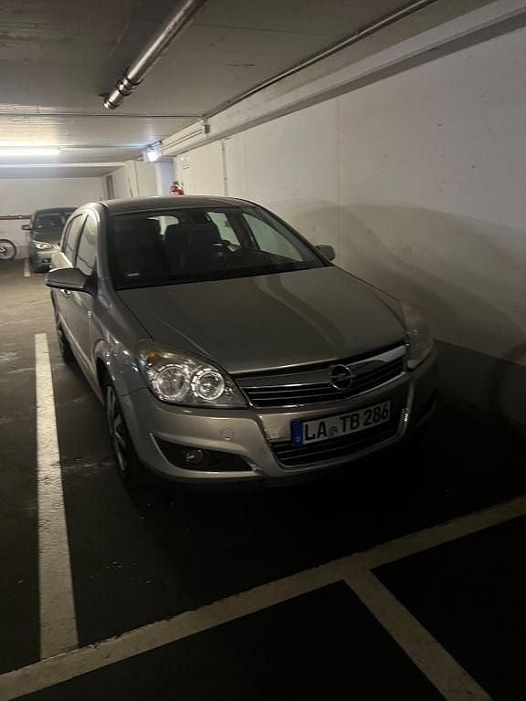 Beige Gebraucht 2009 Opel Astra Selection Kleinwagen | 1.999 € (Guter Preis) - Bild 1/4