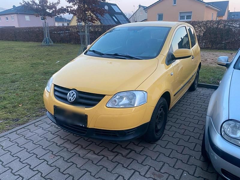 Gelb Gebraucht 2006 VW Fox Kleinwagen | 1.600 € (Fairer Preis) - Bild 1/4