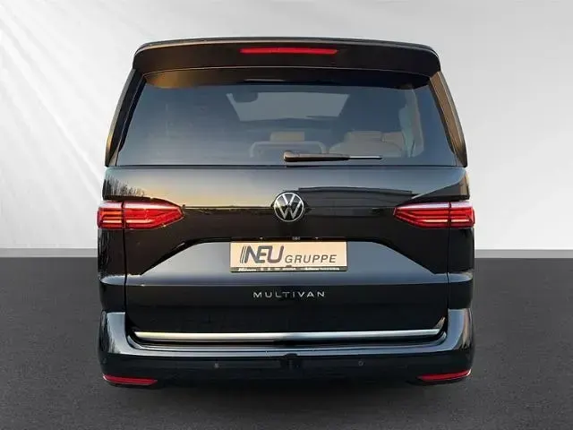 Gebraucht VW Multivan Style 150 PS (110 kW) 2026 Schwarz Van / Kleinbus
