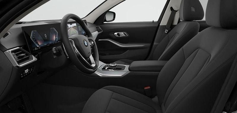 Second-hand BMW 330 252 CP (185 kW) 2023 Negru Berlinǎ