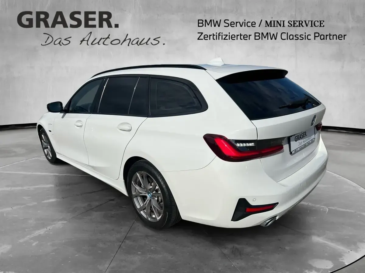 Gebraucht BMW 320e Sport Line 204 PS (150 kW) 2022 Weiß Kombi