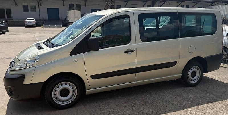 Gold Gebraucht 2011 Fiat Scudo Van / Kleinbus | 8.890 € (Fairer Preis) - Bild 1/4