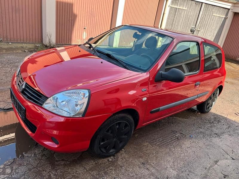 Gebraucht Renault Clio IV 105 PS (77 kW) 2012 Rot Kleinwagen