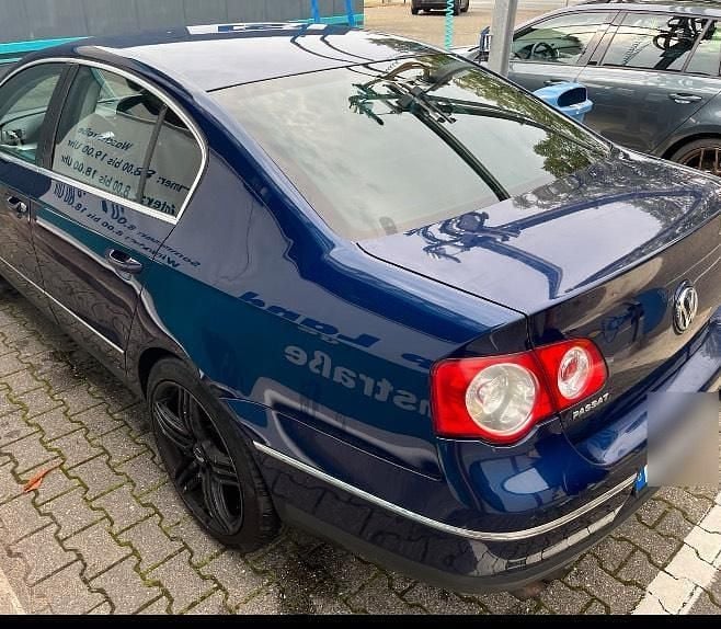 Second-hand VW Passat 150 CP (110 kW) 2005 Albastru Berlinǎ