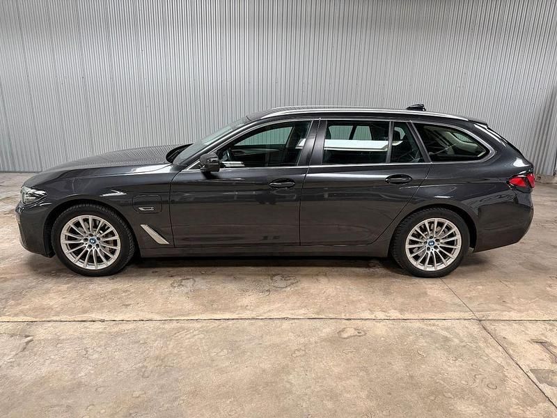 Gebraucht BMW 520 163 PS (119 kW) 2022 Grau Kombi