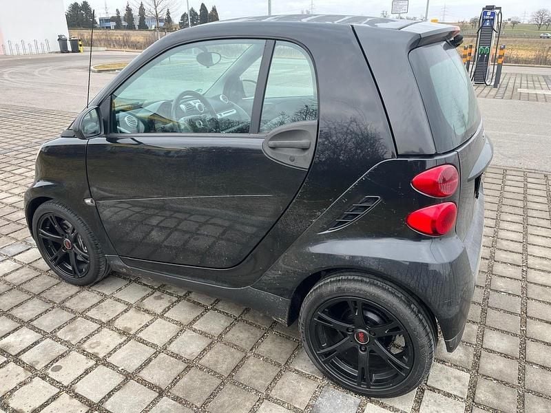 Gebraucht Smart ForTwo Coupé 61 PS (44 kW) 2011 Schwarz Coupé