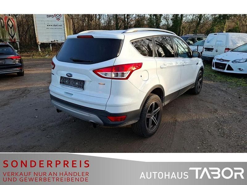 Gebraucht Ford Kuga Trend 150 PS (110 kW) 2016 Frozen white SUV