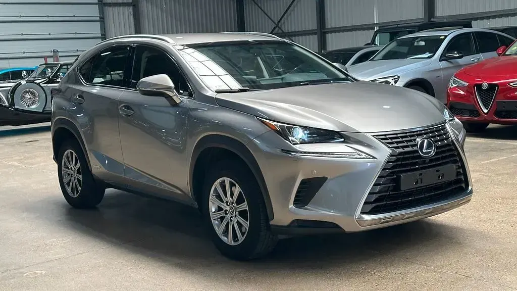 Gebraucht Lexus NX300h 155 PS (114 kW) 2018 Grau SUV