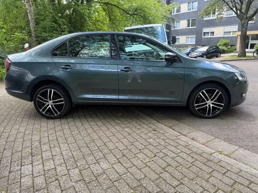 Gebraucht Skoda Rapid Active 95 PS (69 kW) 2019 Kleinwagen