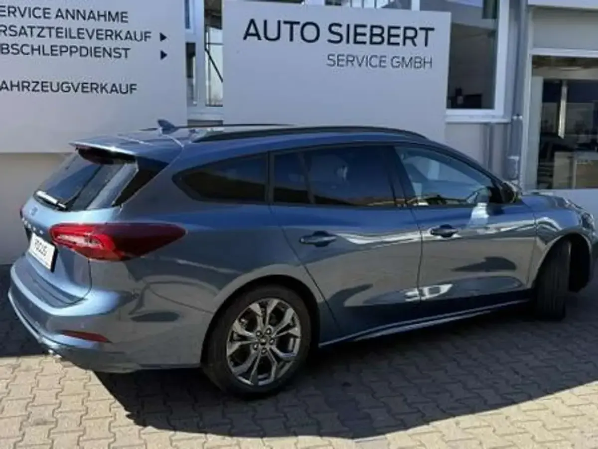 Neu Ford Focus ST-Line X 155 PS (114 kW) 2026 Chromablau metallic Kombi