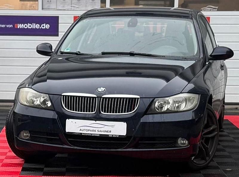 Blau Gebraucht 2006 BMW 325 Sport Line Limousine | 6.499 € (Fairer Preis) - Bild 1/4