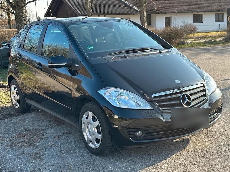 Gebraucht Mercedes A160 95 PS (69 kW) 2010 Schwarz Kleinwagen