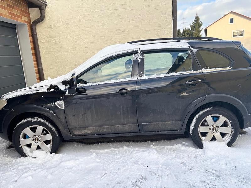 Schwarz Gebraucht 2008 Chevrolet Captiva SUV | 2.800 € - Bild 1/4