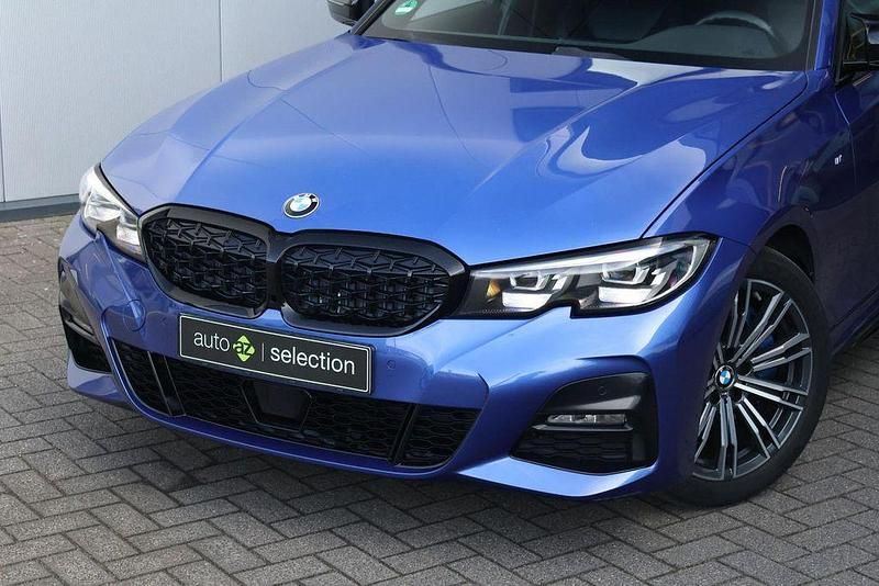 Gebraucht BMW 330 Executive 258 PS (189 kW) 2020 Blau Kombi