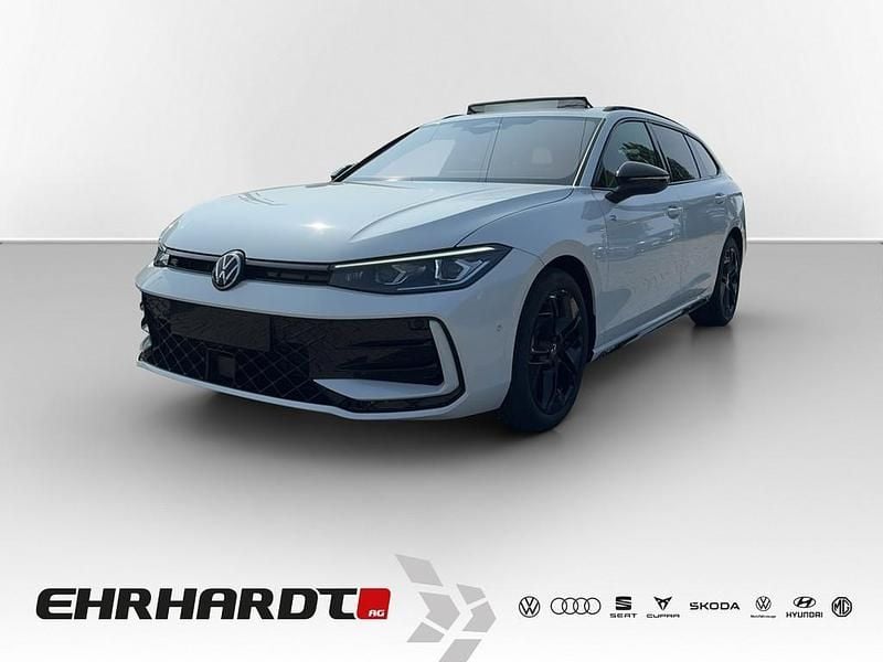Oryxweiß perlmutteffekt Gebraucht 2024 VW Passat R-line Limousine | 45.480 € (Fairer Preis) - Bild 1/3